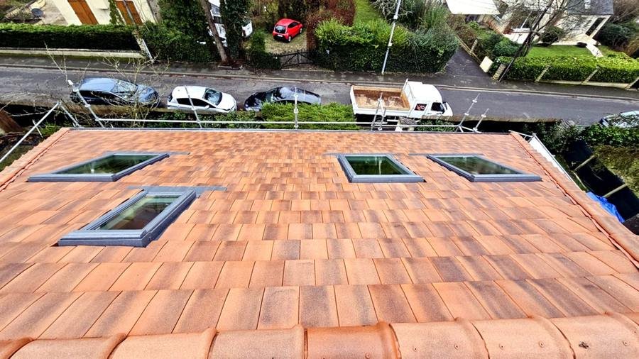 Réfection toiture tuiles plates 4 fenêtres Velux couverture ORAC RGE Qualibat Seine-et-Marne