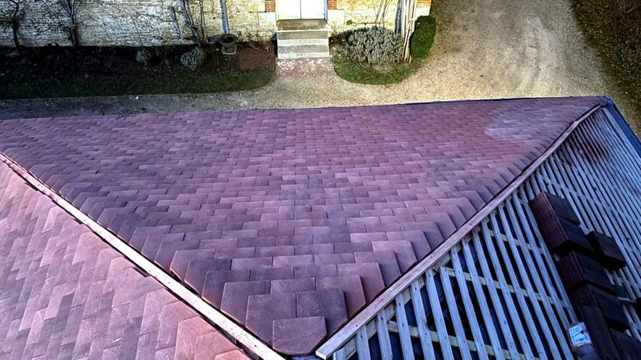 Toiture tuiles plates vue dessus