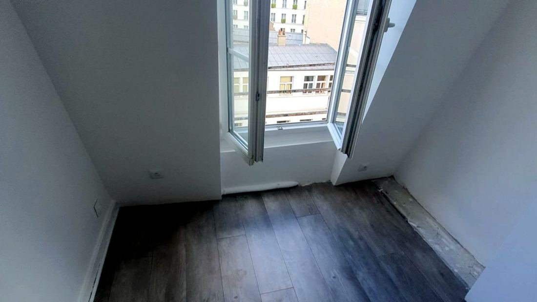 Chambre finie parquet gris